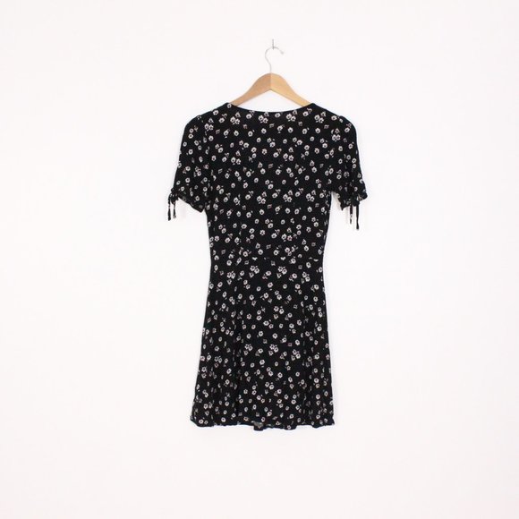 *H&M V-neck Floral Button Up Dress - Picture 8 of 8